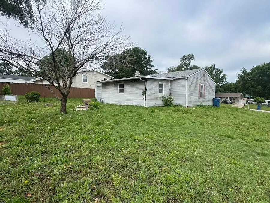 1228 Harrington Avenue, Carthage, MO 64836 - #2