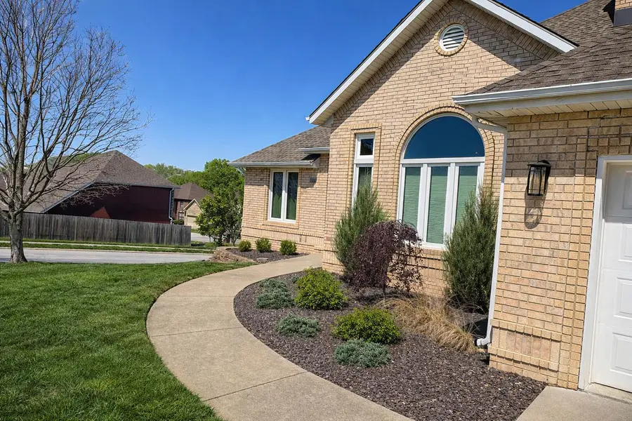 4821 E Cherokee Street, Springfield, MO 65809 - #2