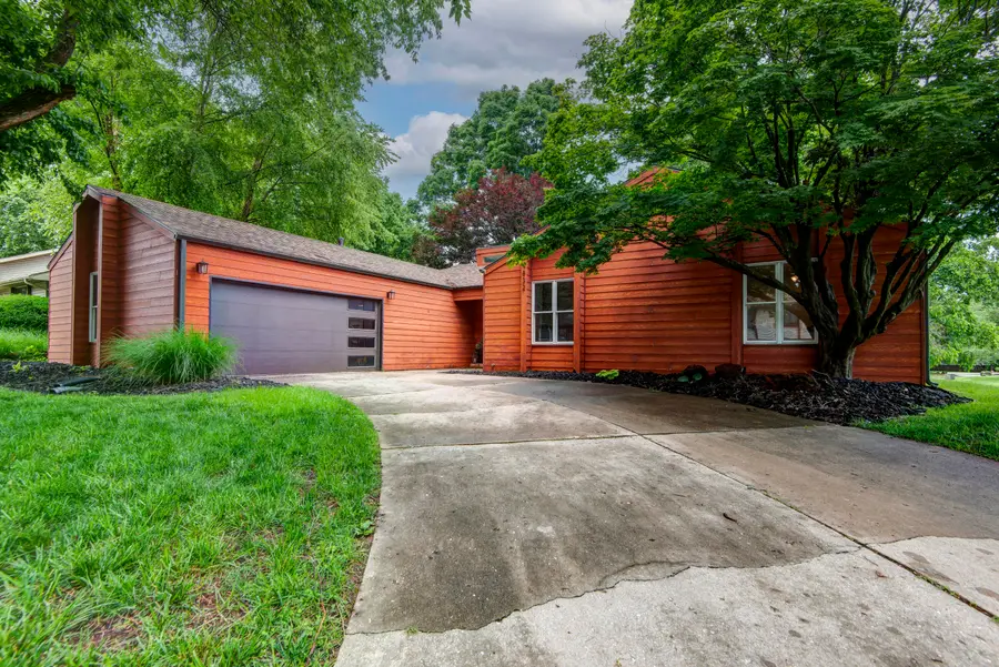 4832 S Warwick Avenue, Springfield, MO 65804 - #2