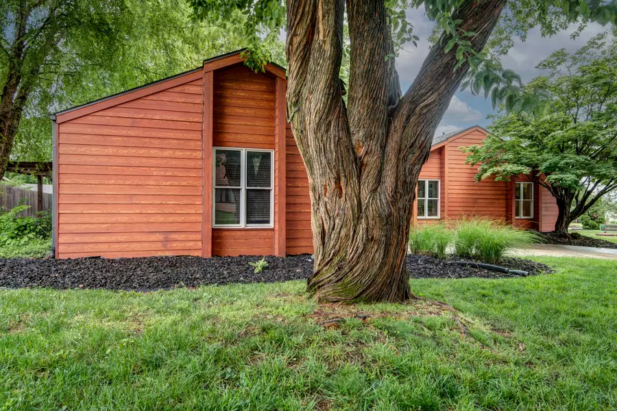 4832 S Warwick Avenue, Springfield, MO 65804 - #3