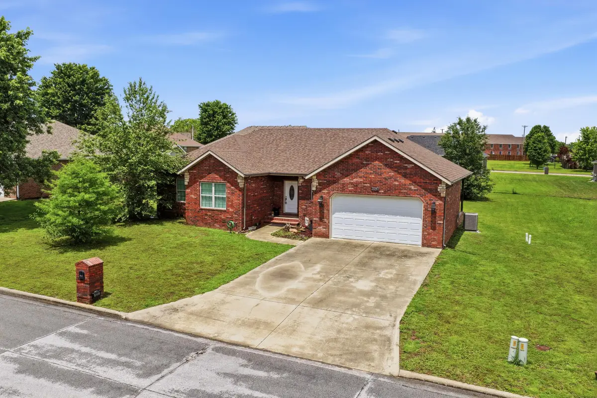 2251 W Heritage Street, Bolivar, MO 65613 - #1