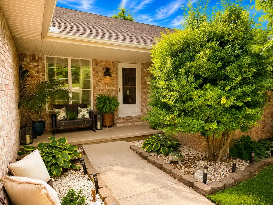 6021 S Roanoke Avenue, Springfield, MO 65810 - #2