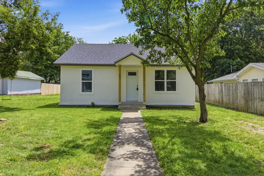 605 N Lincoln Avenue, Monett, MO 65708 - #2