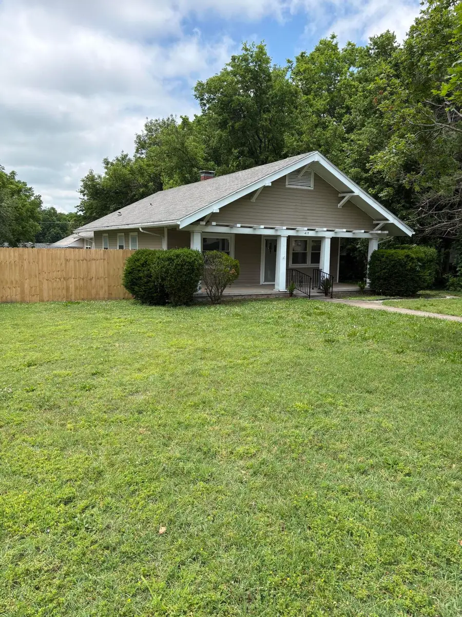 417 S Lincoln Avenue, Aurora, MO 65605 - #2