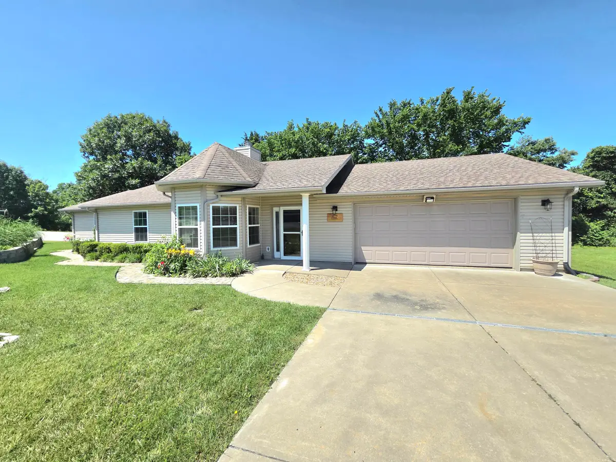 67 Starrville Place, Reeds Spring, MO 65737 - #1