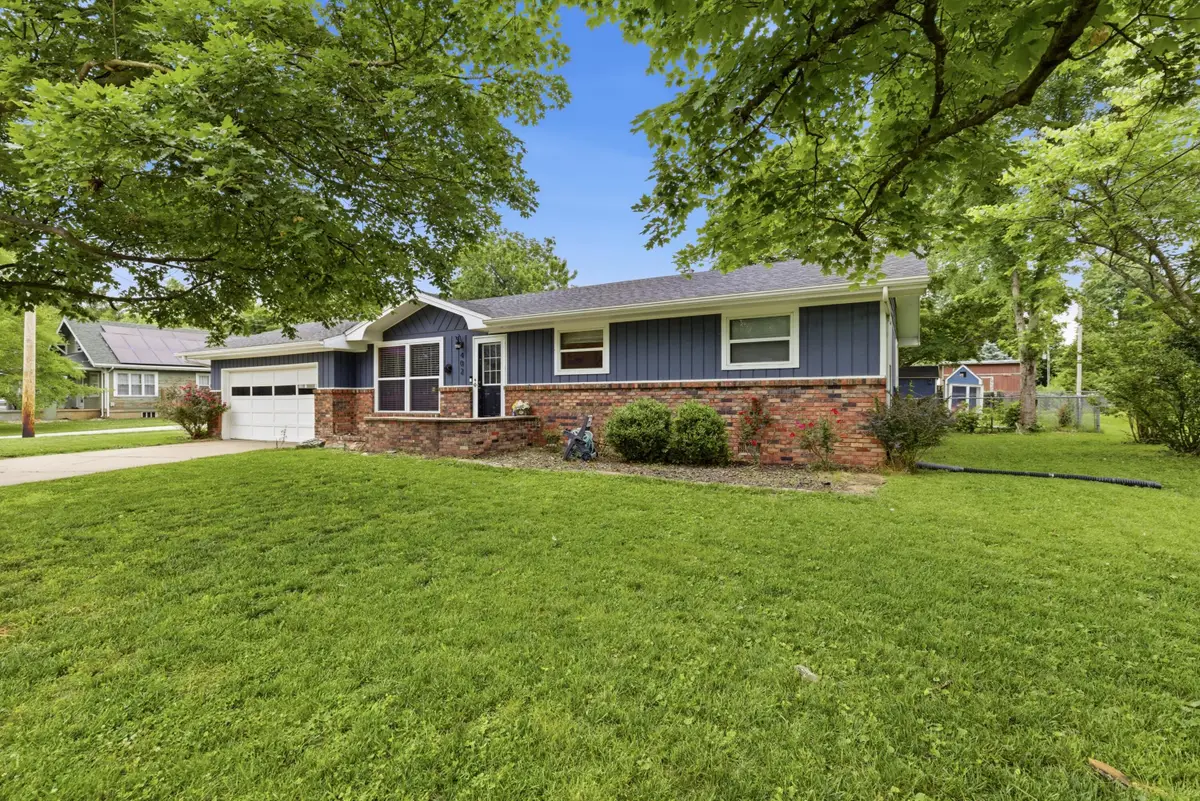 402 S Rice Street, Nixa, MO 65714 - #1