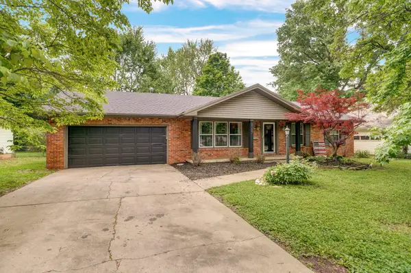 2117 E Montclair Street, Springfield, MO 65804