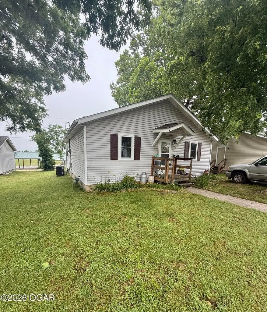 522 S Hall Street, Webb City, MO 64870 - #3