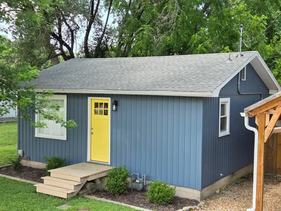 103 N Market Street, Nixa, MO 65714 - #3