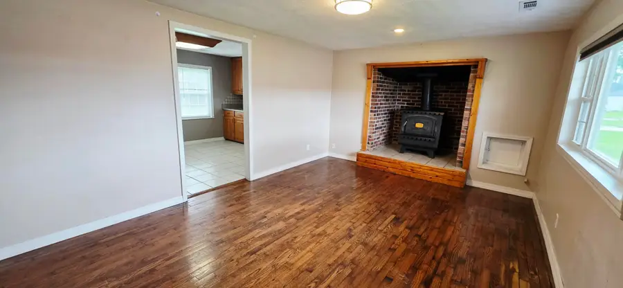 703 E Jackson Street, Marshfield, MO 65706 - #3