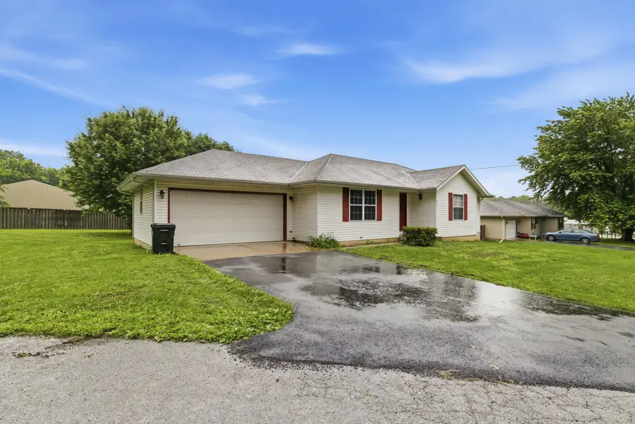 237 Dean Street, Sparta, MO 65753 - #3