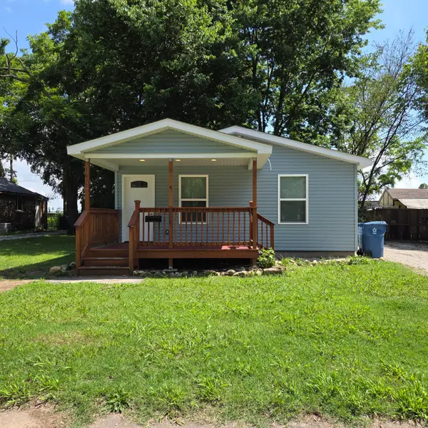 1622 W Chestnut Street, Springfield, MO 65802