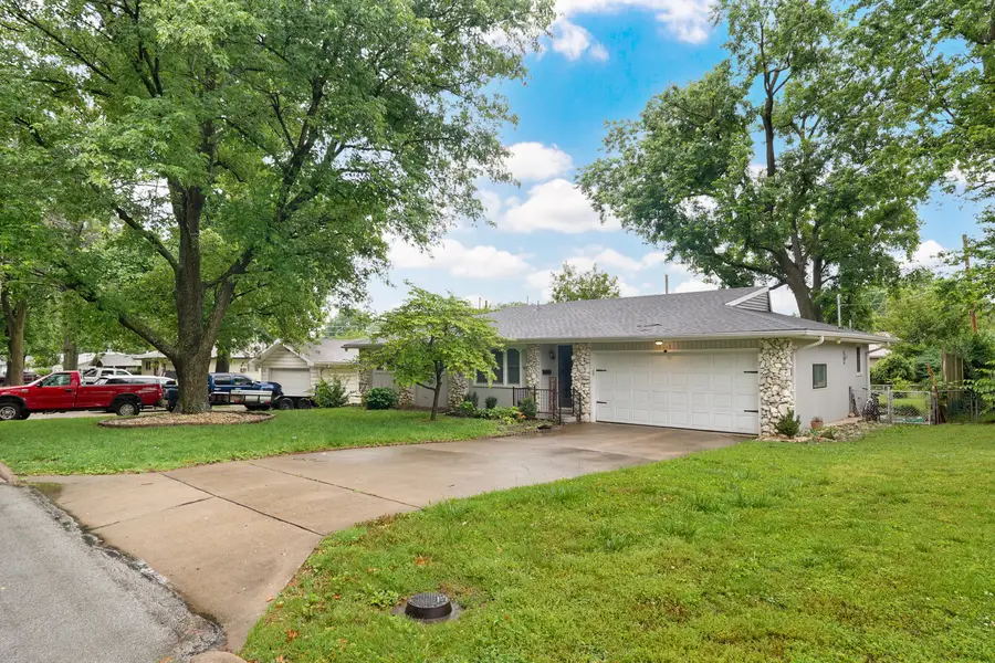 2445 S Ferguson Avenue, Springfield, MO 65807 - #2