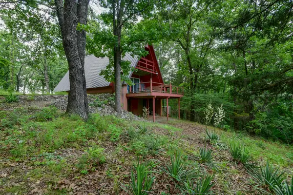 5088 Fox Road, Reeds Spring, MO 65737