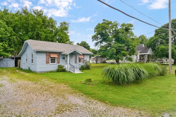 1214 S Market Street, Mt Vernon, MO 65712