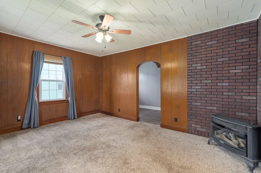 1214 S Market Street, Mount Vernon, MO 65712 - #2
