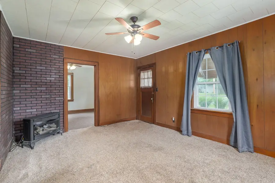 1214 S Market Street, Mount Vernon, MO 65712 - #3