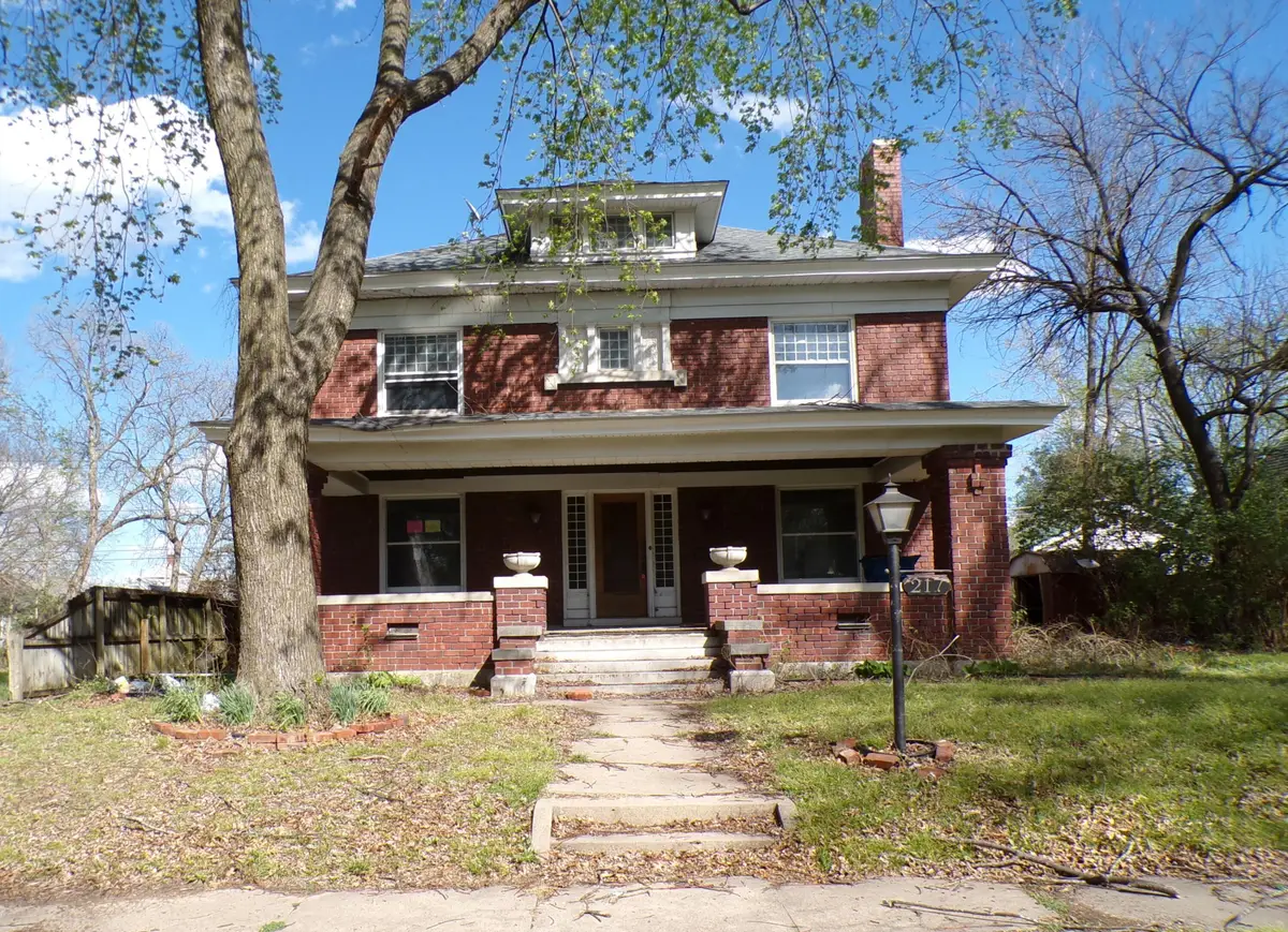 217 N Pearl Avenue, Joplin, MO 64801 - #1