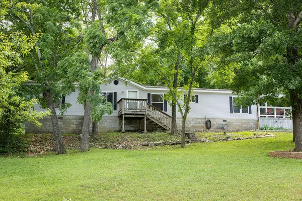 225 Redbud Street, Branson, MO 65616