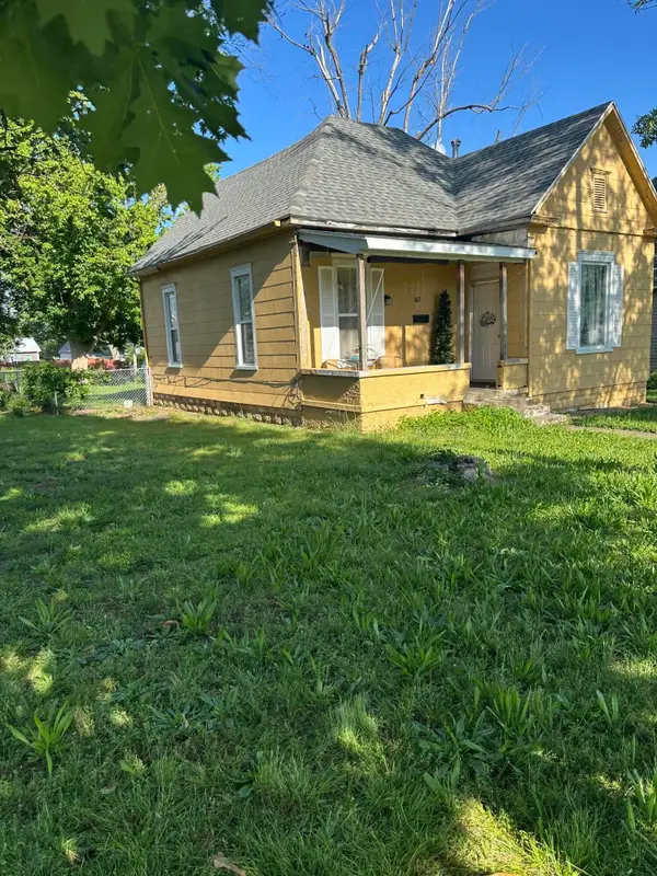 617 8th Street, Monett, MO 65708