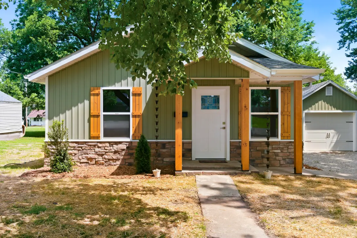 203 Vivian Street, Bolivar, MO 65613 - #1