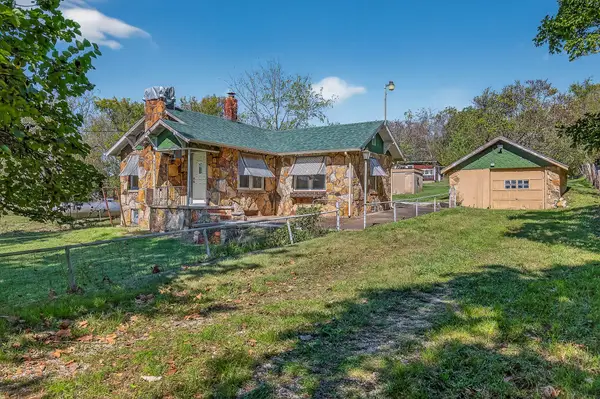 2463 W Farm Rd 76, Springfield, MO 65803