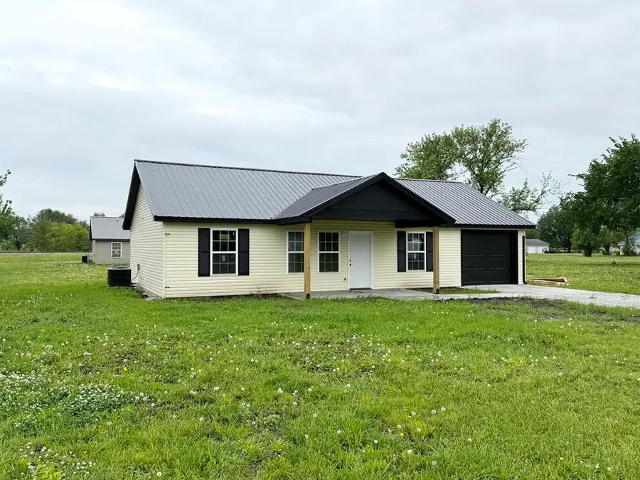104 W Barrett Avenue, Walker, MO 64790 - #2