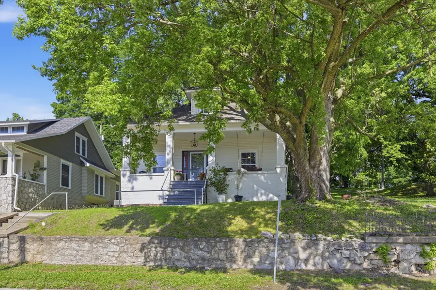 210 S Jefferson Street, Neosho, MO 64850 - #2