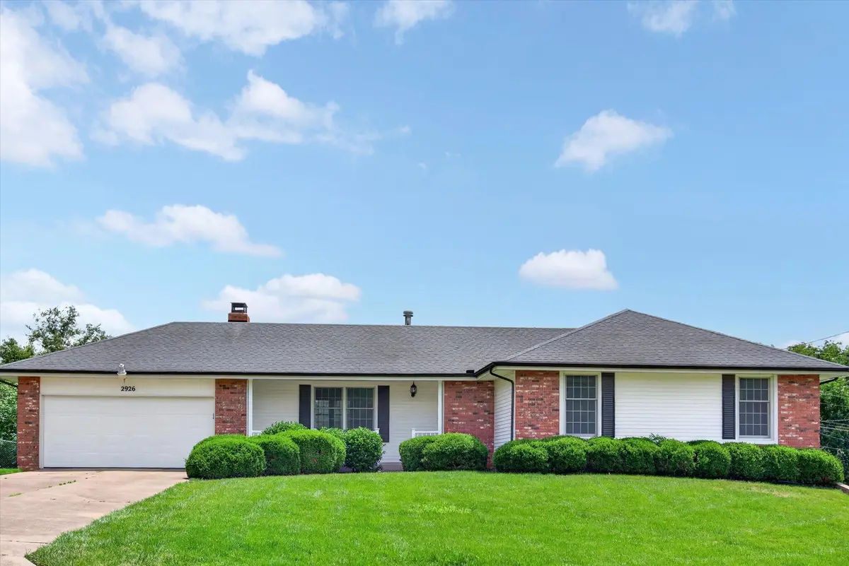 2926 E Ridgeview Street, Springfield, MO 65804 - #1