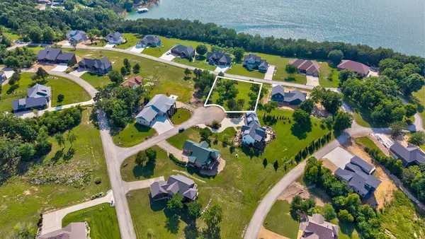 28 Toby Circle, Lampe, MO 65681