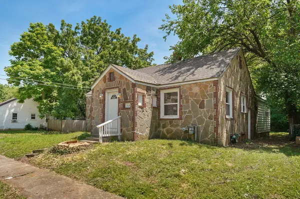 916 E Pacific Street, Springfield, MO 65803