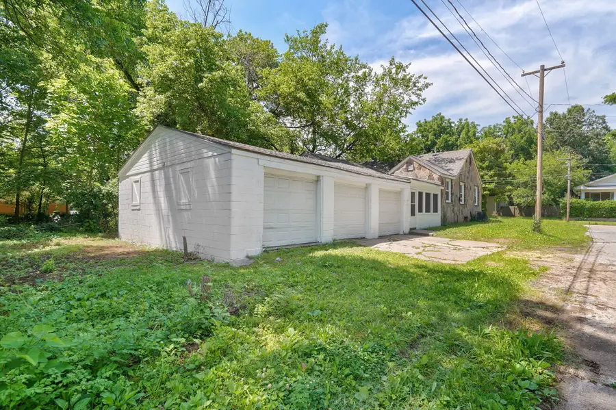 916 E Pacific Street, Springfield, MO 65803 - #3