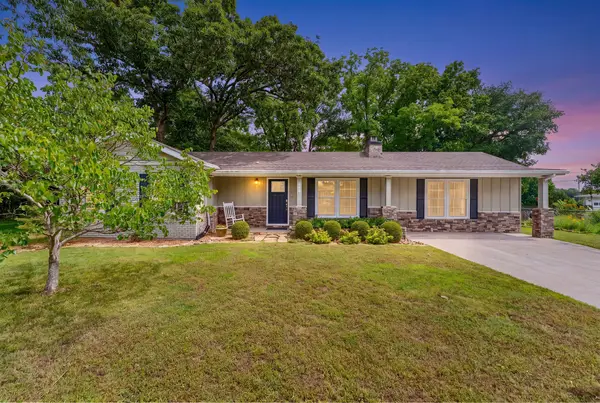 909 Cliff Drive, Branson, MO 65616