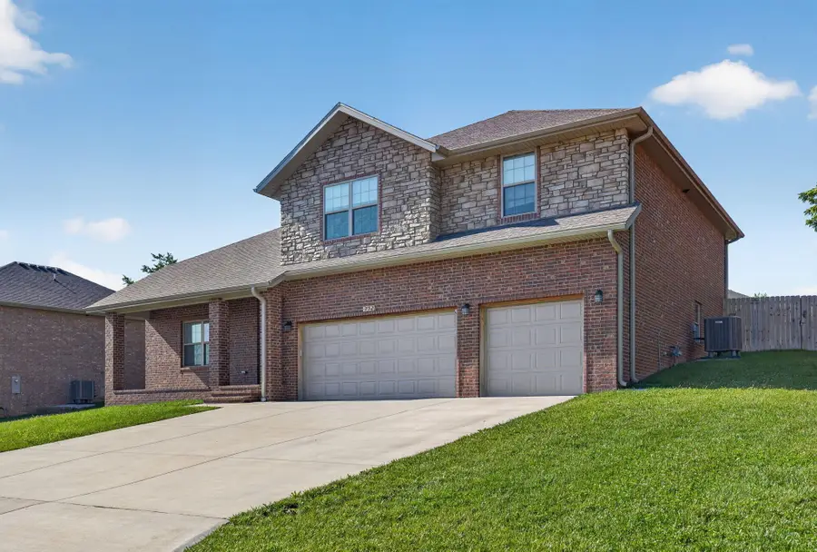 752 E Gallup Hill Road, Nixa, MO 65714 - #2