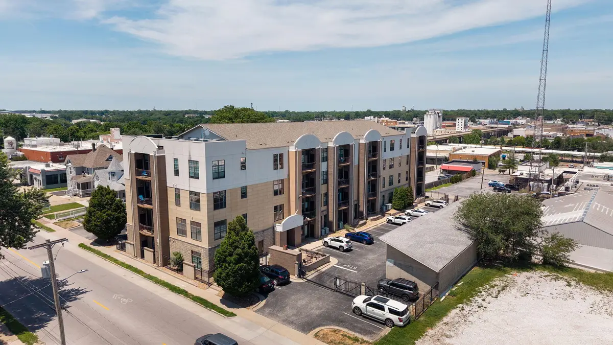 623 W Walnut Street #Unit 301, Springfield, MO 65806 - #1