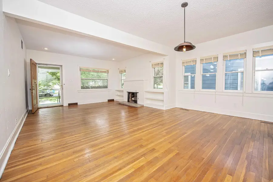 744 S Pickwick Avenue, Springfield, MO 65802 - #2