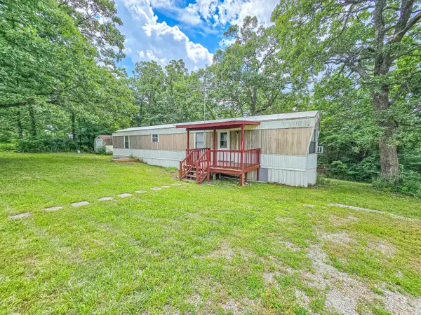 23864 Oakwood Terrace, Hermitage, MO 65668