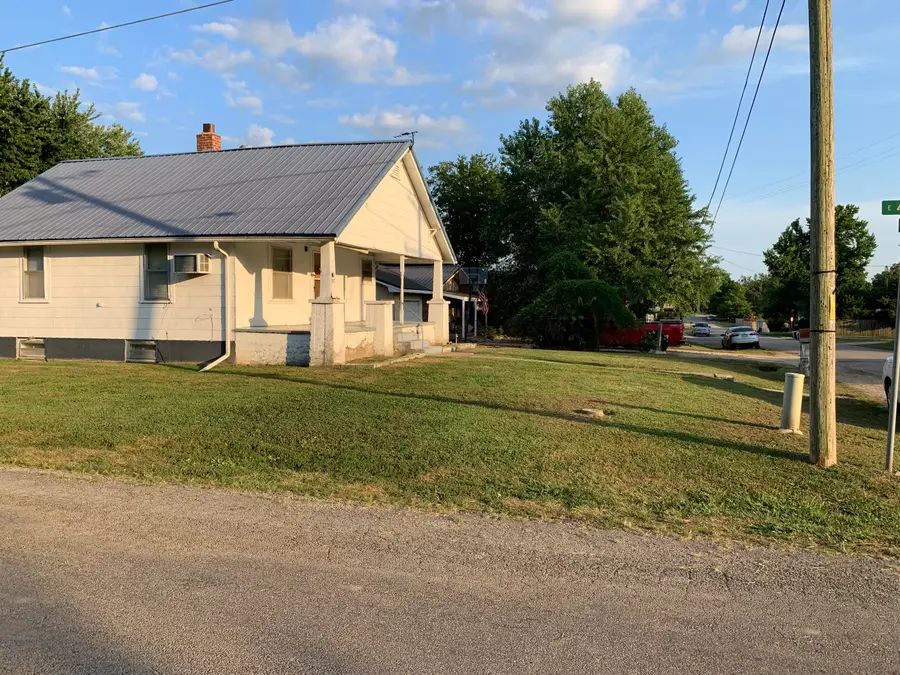 310 N Davis Street, Miller, MO 65707 - #3