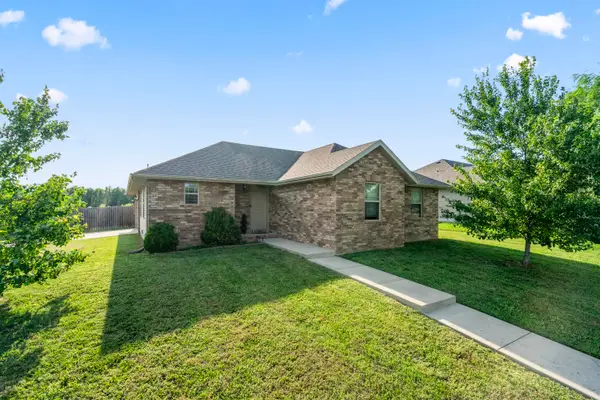 1047 S Tanner Drive, Springfield, MO 65802