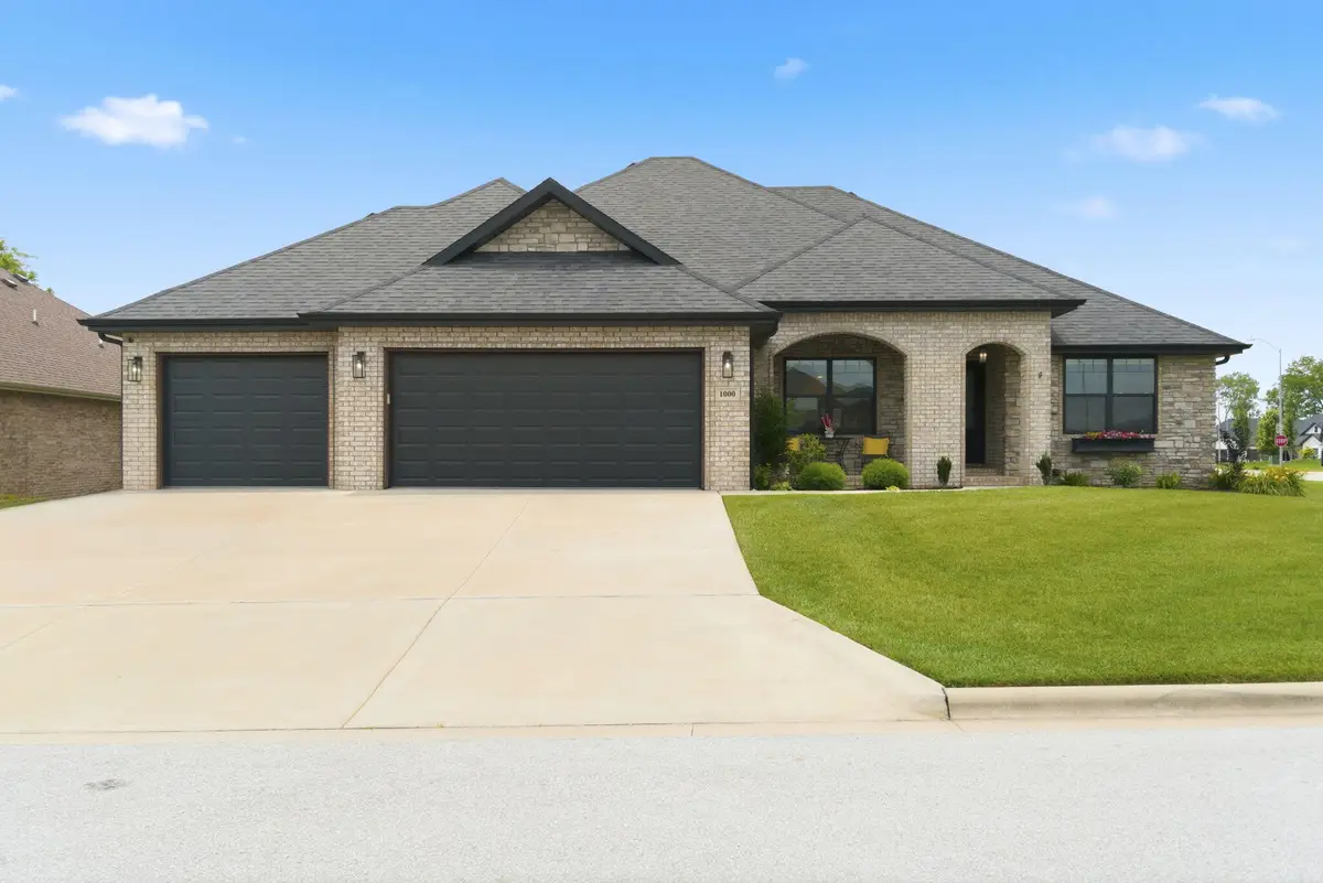 1000 E Tipperary Court, Nixa, MO 65714 - #1