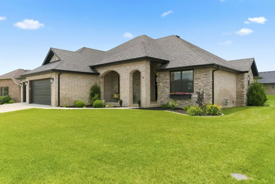 1000 E Tipperary Court, Nixa, MO 65714 - #2