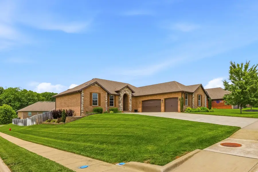 5825 S Cottonwood Drive, Battlefield, MO 65619 - #2