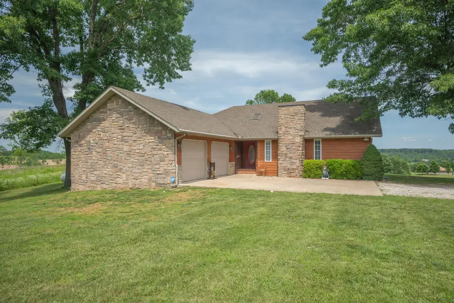305 Mcfarland Avenue, Cassville, MO 65625 - #2