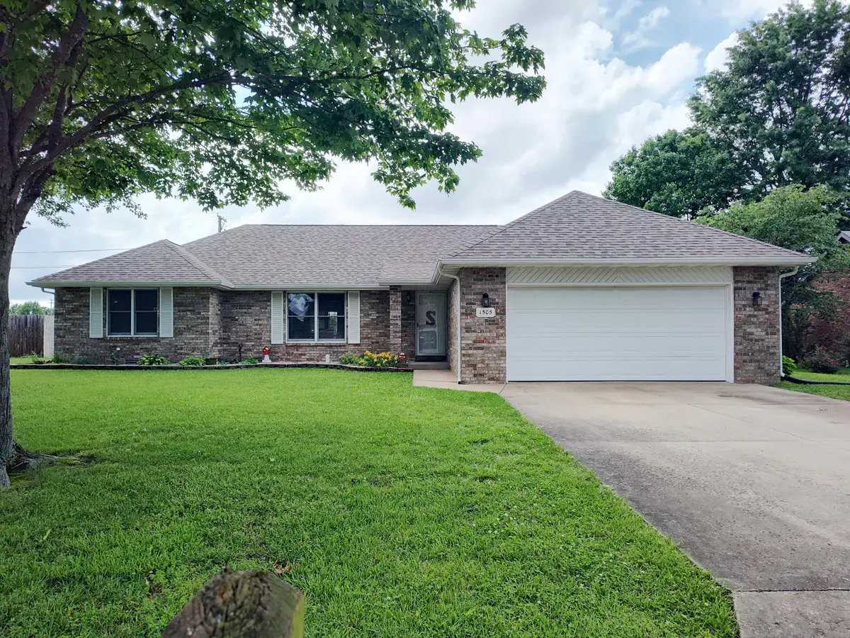 1505 S Sunset Avenue, Bolivar, MO 65613 - #1