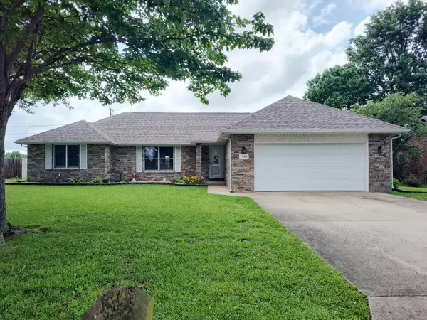 1505 S Sunset Avenue, Bolivar, MO 65613