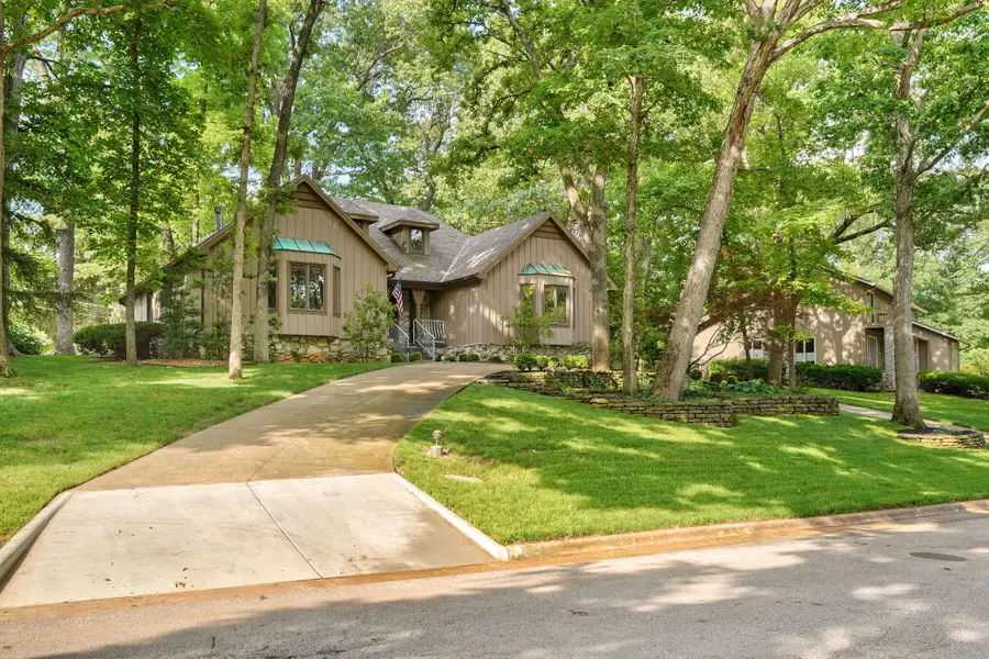 4220 E Whitehall Drive, Springfield, MO 65809 - #2