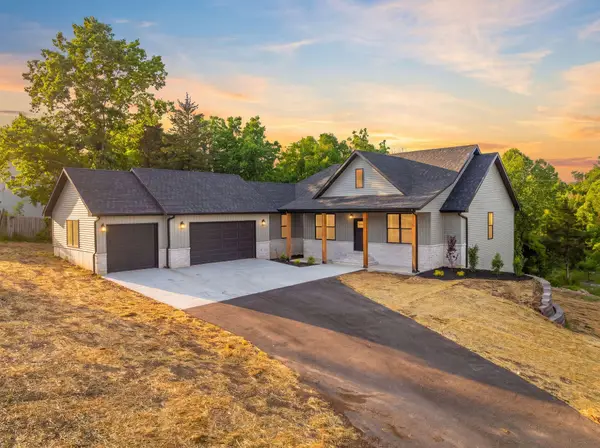 654 Walkington Lane, Branson, MO 65616