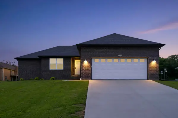 524 E Logan Street, Willard, MO 65781