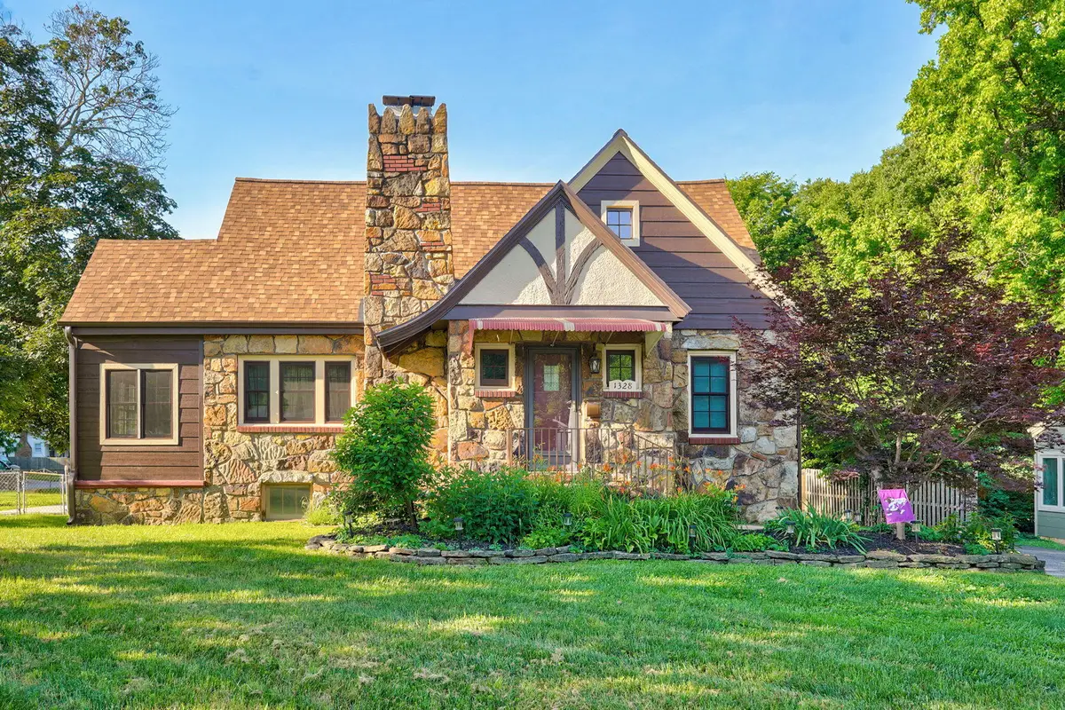 1328 E Bennett Street, Springfield, MO 65804 - #1