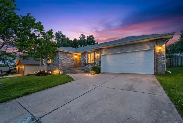 2082 W Arlington Street, Springfield, MO 65810